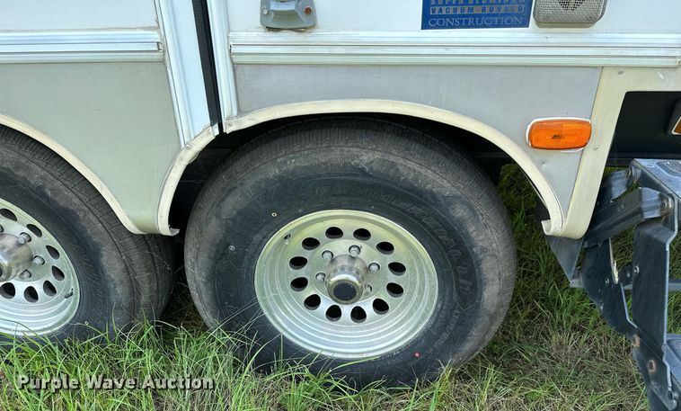 image for item OC9037 2003 Forest River Cardinal  camper