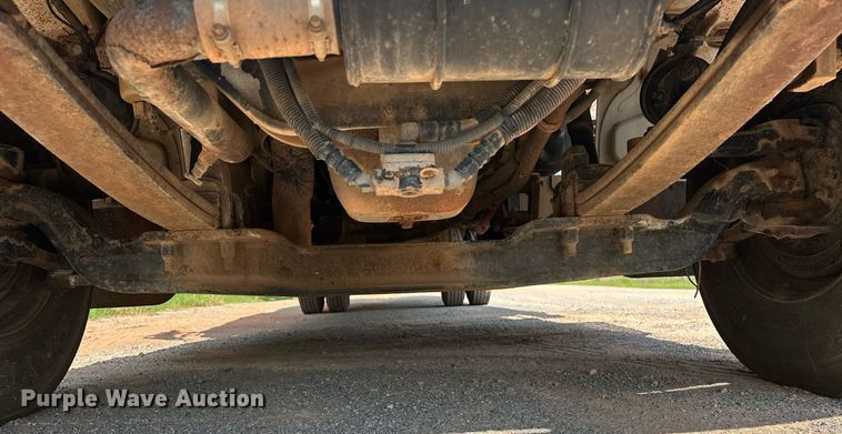 image for item OC9046 2008 Peterbilt 335  box truck