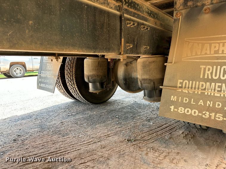 image for item OC9046 2008 Peterbilt 335  box truck