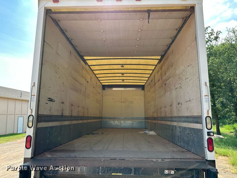 image for item OC9046 2008 Peterbilt 335  box truck