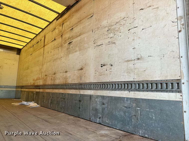 image for item OC9046 2008 Peterbilt 335  box truck