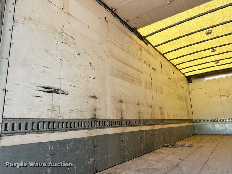 image for item OC9046 2008 Peterbilt 335  box truck