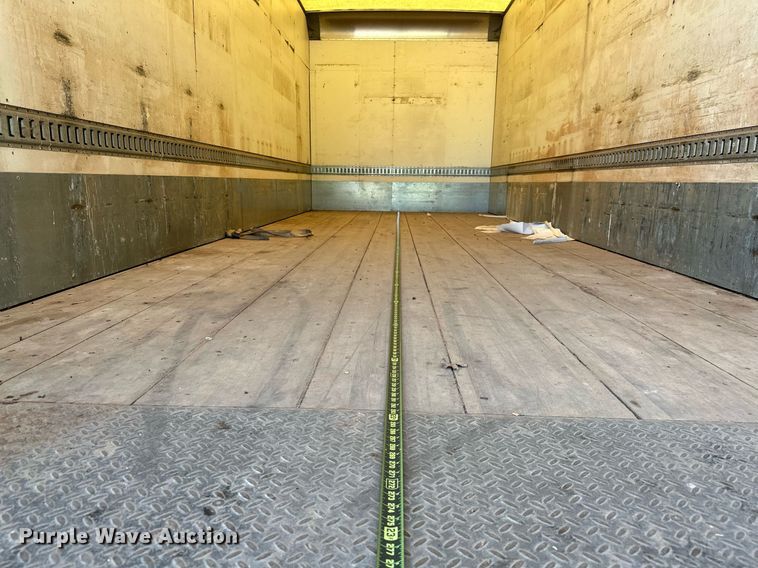 image for item OC9046 2008 Peterbilt 335  box truck