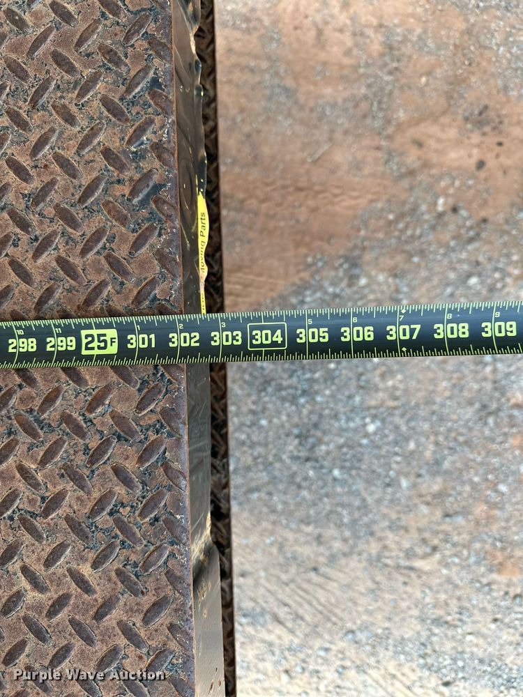 image for item OC9046 2008 Peterbilt 335  box truck