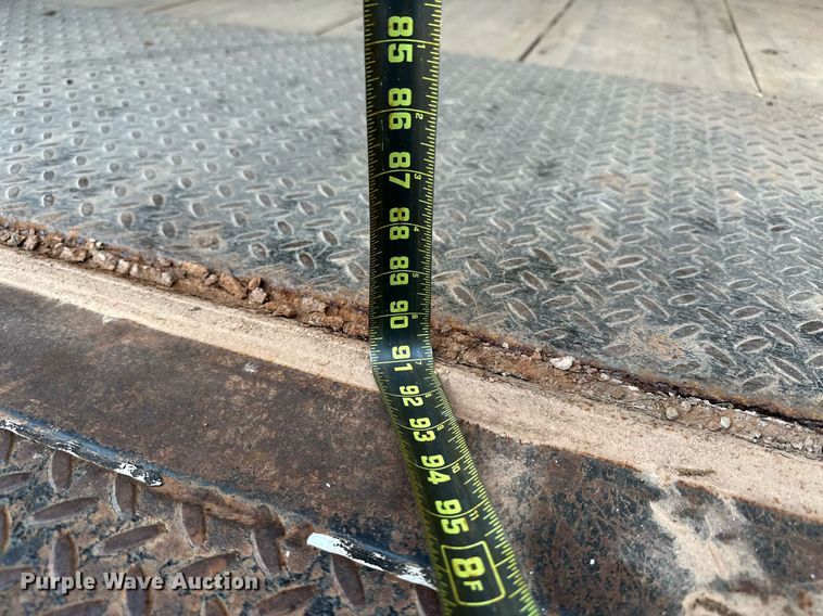 image for item OC9046 2008 Peterbilt 335  box truck