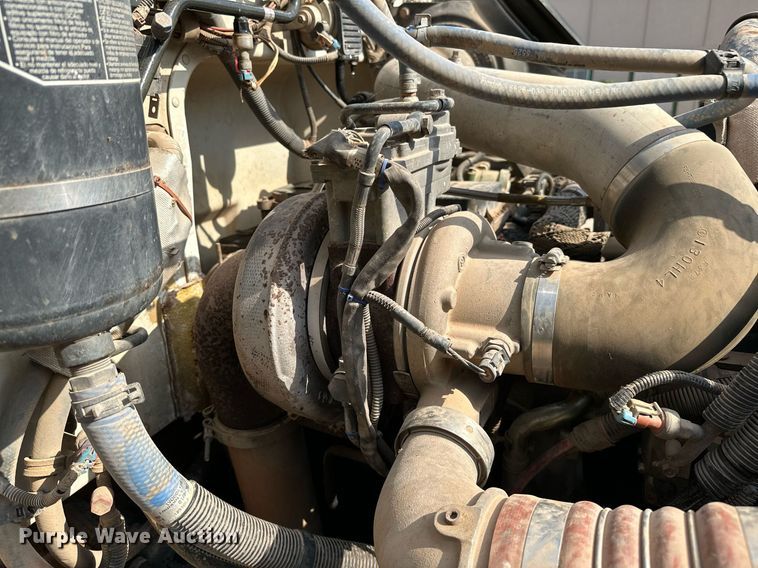 image for item OC9046 2008 Peterbilt 335  box truck