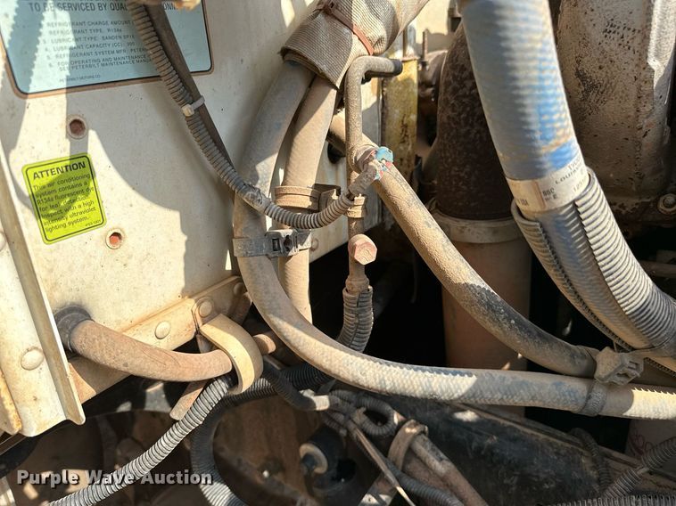 image for item OC9046 2008 Peterbilt 335  box truck