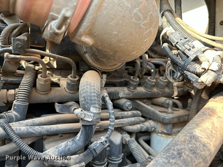 image for item OC9046 2008 Peterbilt 335  box truck