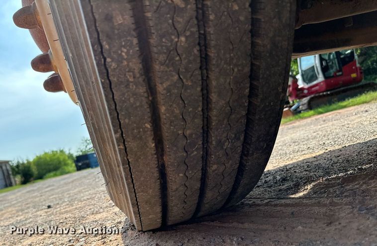 image for item OC9046 2008 Peterbilt 335  box truck