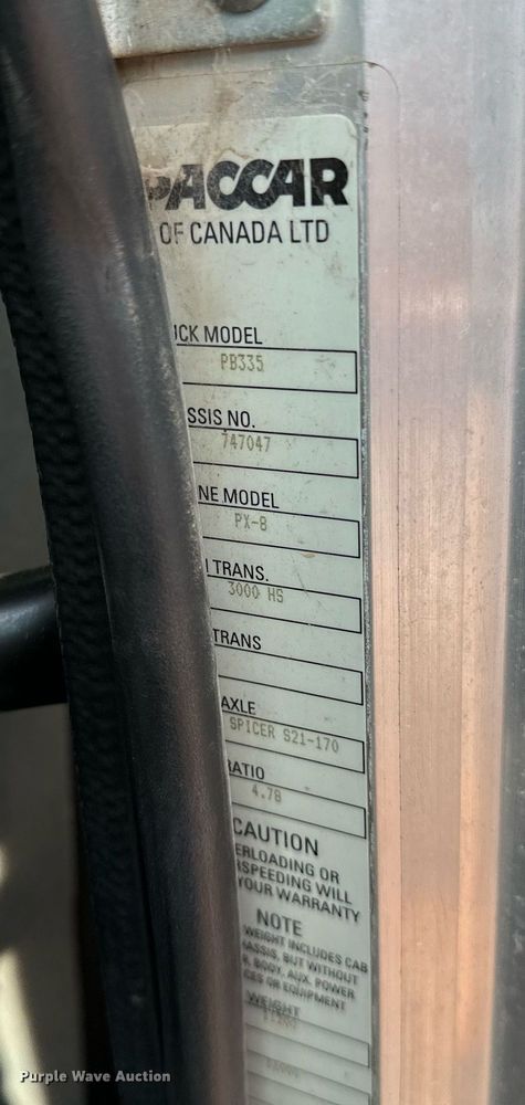 image for item OC9046 2008 Peterbilt 335  box truck