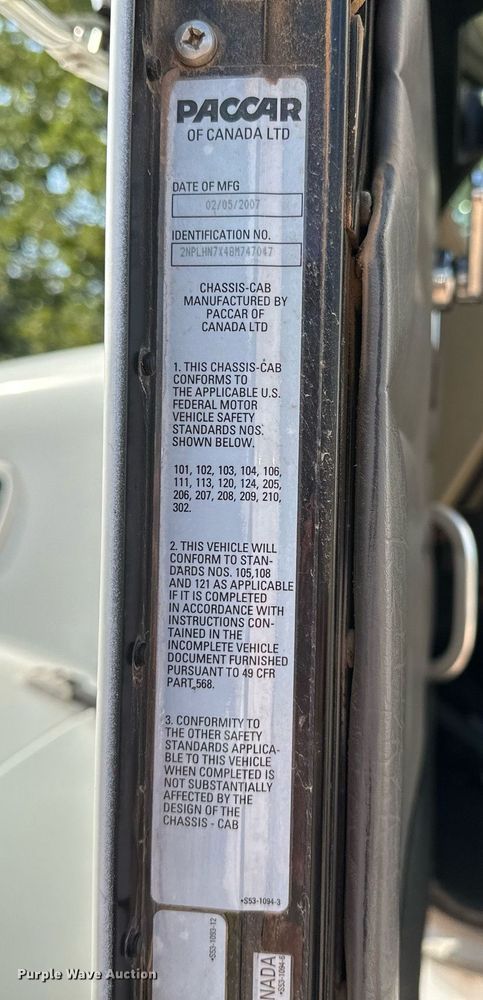 image for item OC9046 2008 Peterbilt 335  box truck