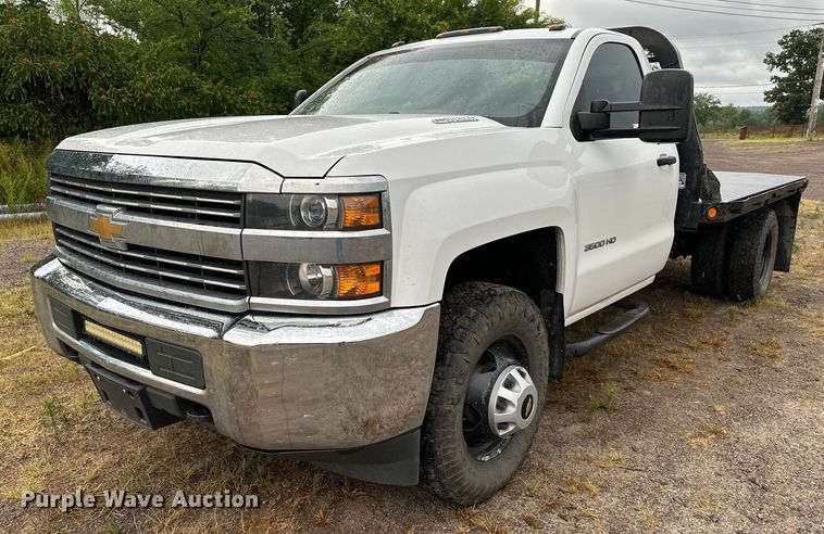 image for item OC9091 2015  Chevrolet 3500HD  flatbed pickup truck