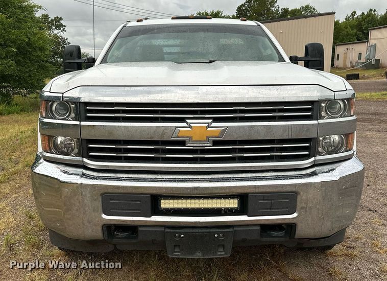 image for item OC9091 2015  Chevrolet 3500HD  flatbed pickup truck