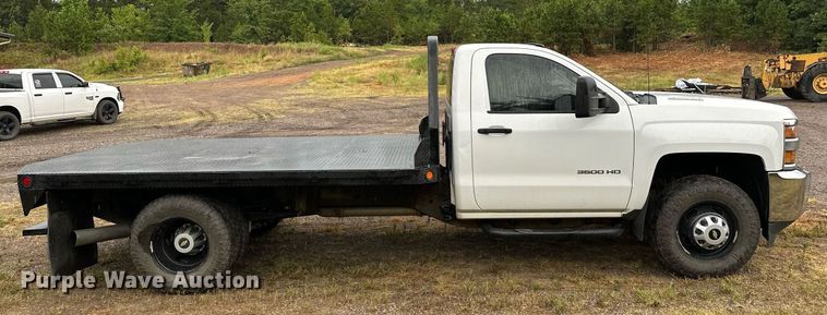image for item OC9091 2015  Chevrolet 3500HD  flatbed pickup truck
