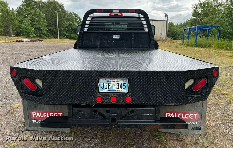 image for item OC9091 2015  Chevrolet 3500HD  flatbed pickup truck