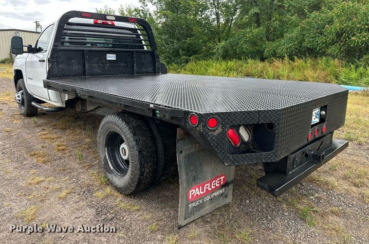 image for item OC9091 2015  Chevrolet 3500HD  flatbed pickup truck