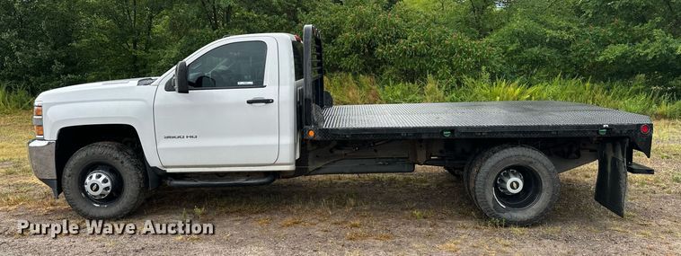 image for item OC9091 2015  Chevrolet 3500HD  flatbed pickup truck