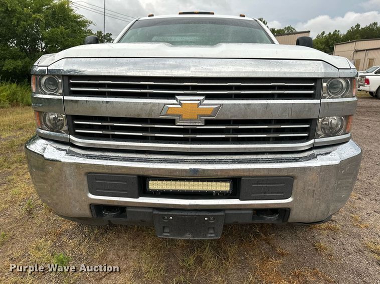 image for item OC9091 2015  Chevrolet 3500HD  flatbed pickup truck