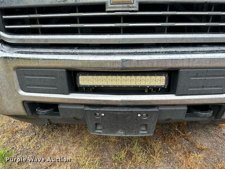 image for item OC9091 2015  Chevrolet 3500HD  flatbed pickup truck