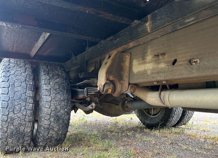 image for item OC9091 2015  Chevrolet 3500HD  flatbed pickup truck