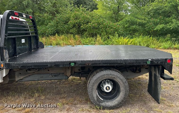 image for item OC9091 2015  Chevrolet 3500HD  flatbed pickup truck