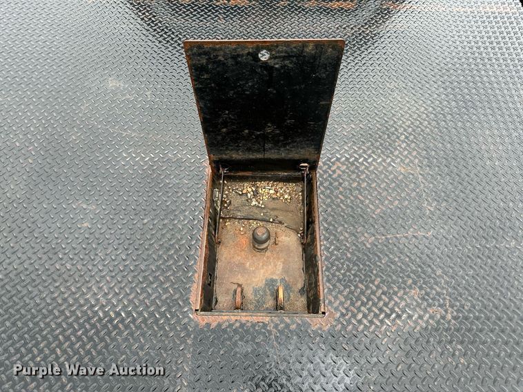 image for item OC9091 2015  Chevrolet 3500HD  flatbed pickup truck