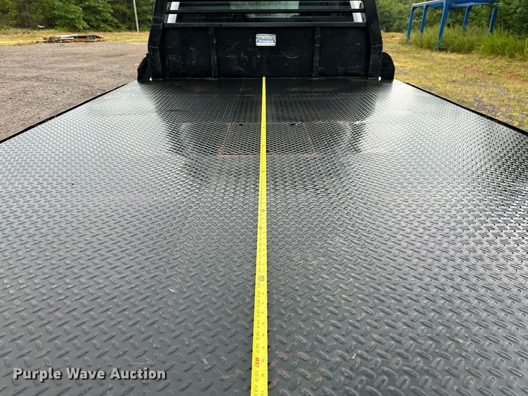 image for item OC9091 2015  Chevrolet 3500HD  flatbed pickup truck