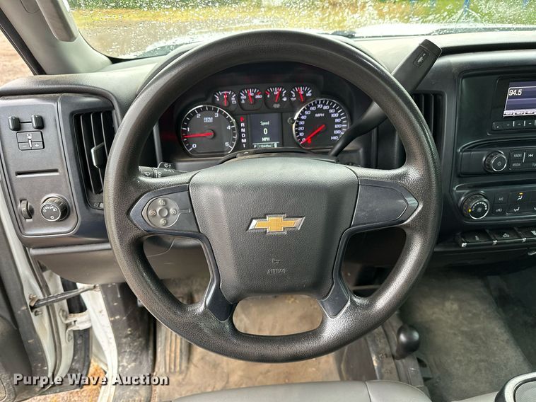 image for item OC9091 2015  Chevrolet 3500HD  flatbed pickup truck