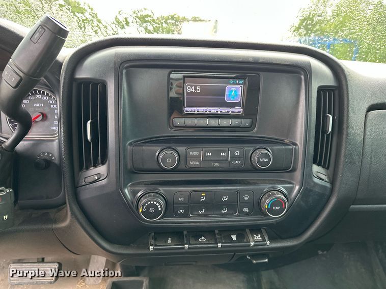 image for item OC9091 2015  Chevrolet 3500HD  flatbed pickup truck