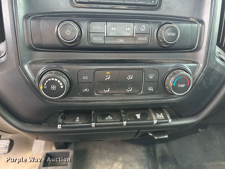 image for item OC9091 2015  Chevrolet 3500HD  flatbed pickup truck