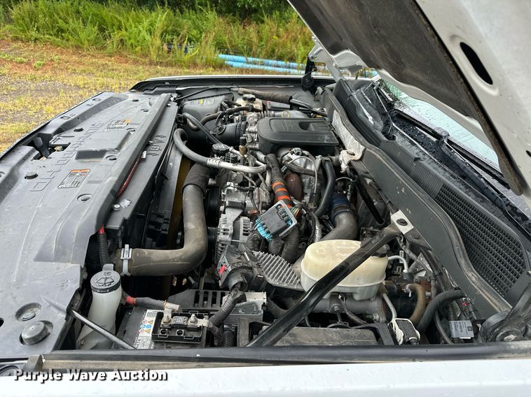 image for item OC9091 2015  Chevrolet 3500HD  flatbed pickup truck