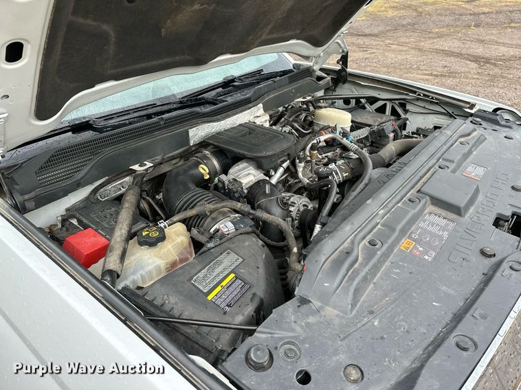 image for item OC9091 2015  Chevrolet 3500HD  flatbed pickup truck