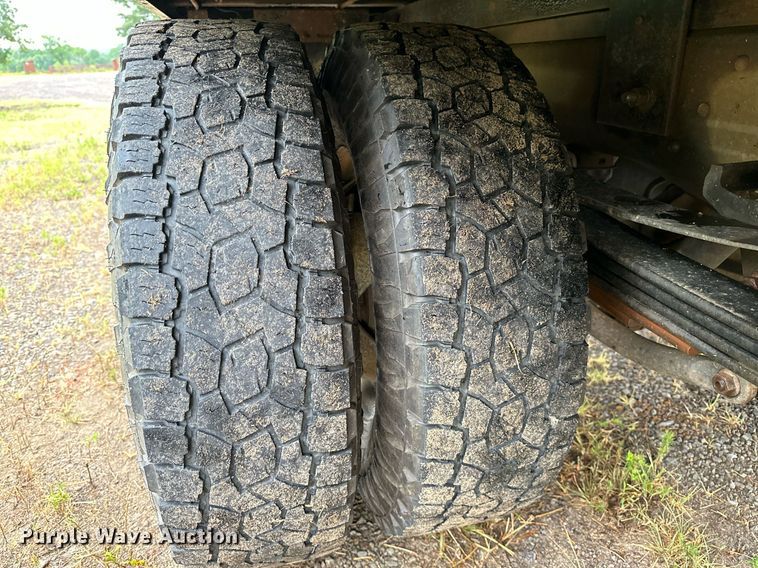 image for item OC9091 2015  Chevrolet 3500HD  flatbed pickup truck