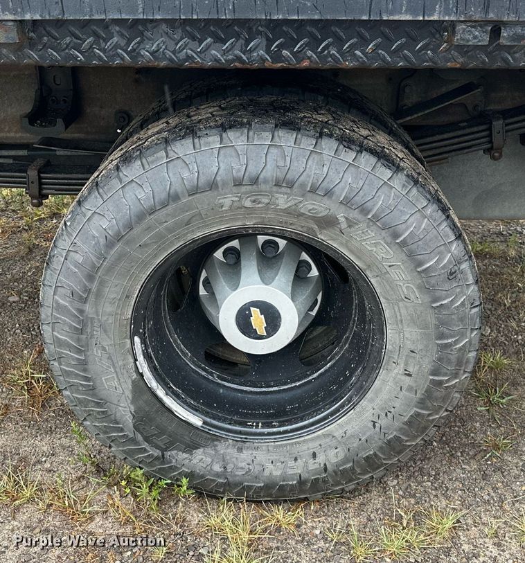 image for item OC9091 2015  Chevrolet 3500HD  flatbed pickup truck