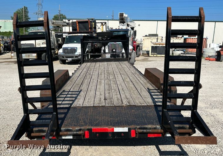 image for item OK9609 2014 Diamond C Ranger Series  equipment trailer