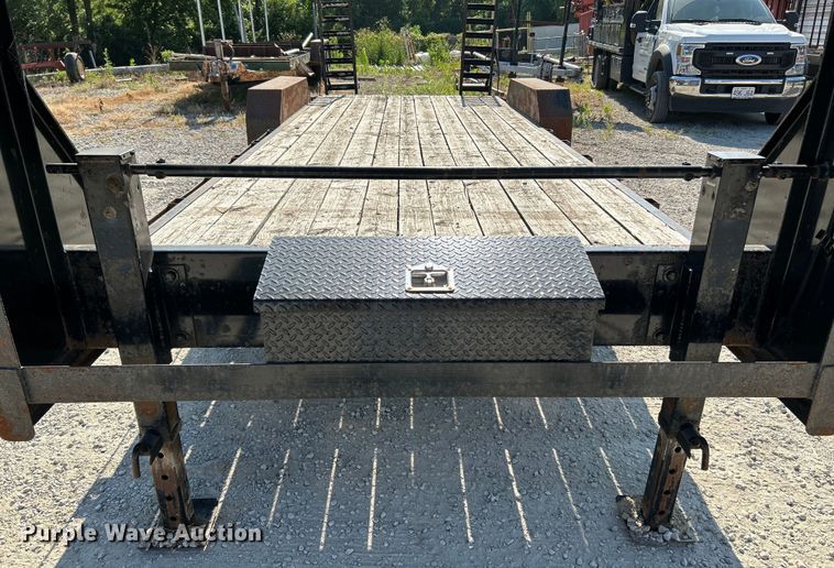 image for item OK9609 2014 Diamond C Ranger Series  equipment trailer