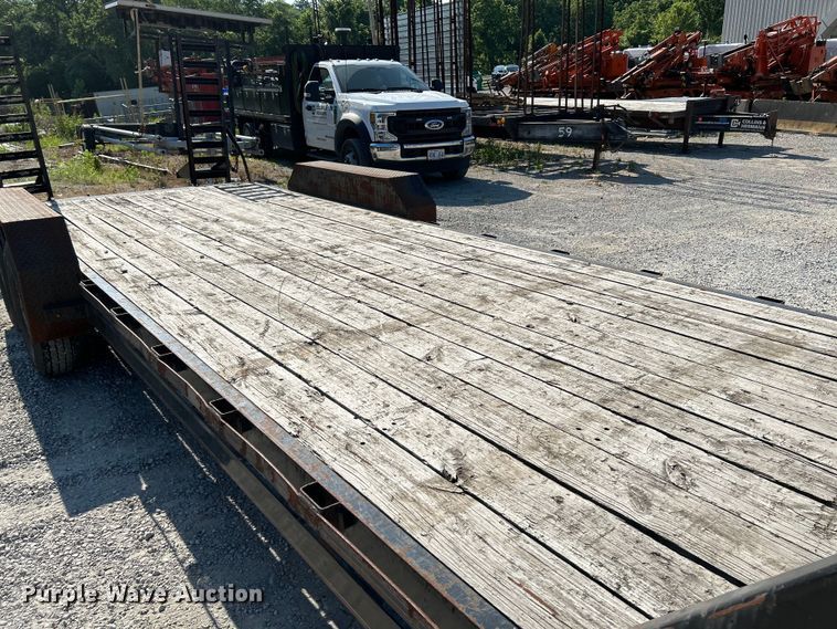 image for item OK9609 2014 Diamond C Ranger Series  equipment trailer