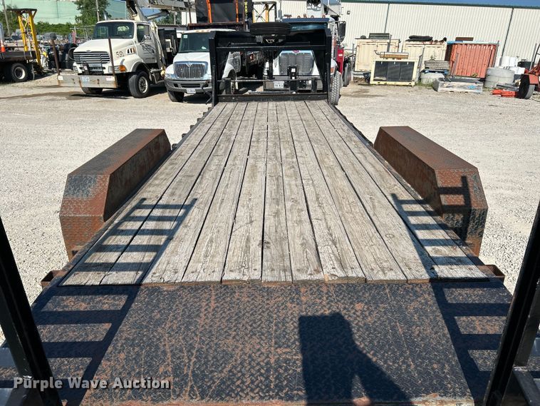 image for item OK9609 2014 Diamond C Ranger Series  equipment trailer