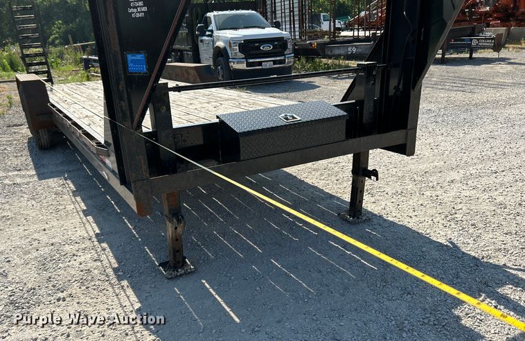 image for item OK9609 2014 Diamond C Ranger Series  equipment trailer