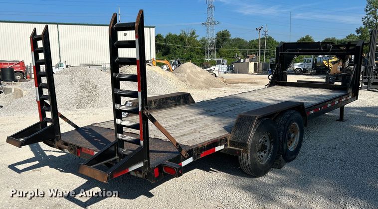 image for item OK9610 2014 Roadclipper  equipment trailer