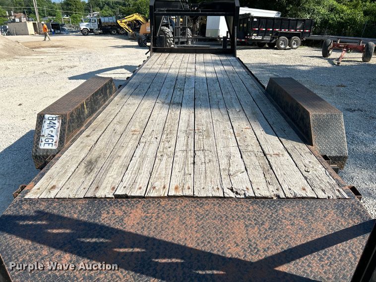 image for item OK9610 2014 Roadclipper  equipment trailer