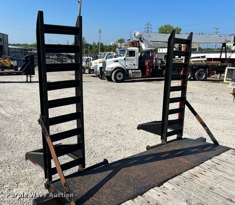 image for item OK9610 2014 Roadclipper  equipment trailer