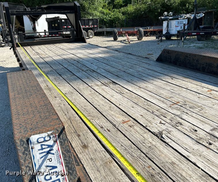 image for item OK9610 2014 Roadclipper  equipment trailer