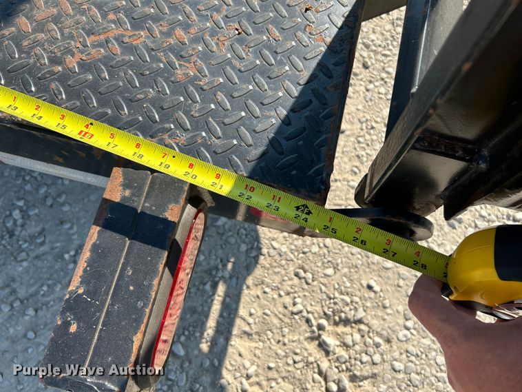 image for item OK9610 2014 Roadclipper  equipment trailer