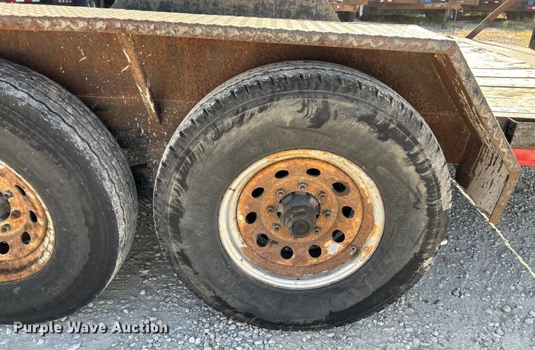 image for item OK9610 2014 Roadclipper  equipment trailer