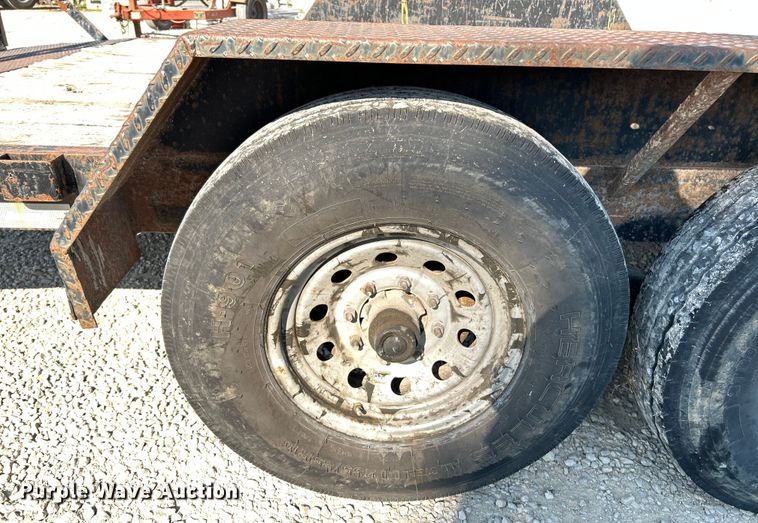 image for item OK9610 2014 Roadclipper  equipment trailer