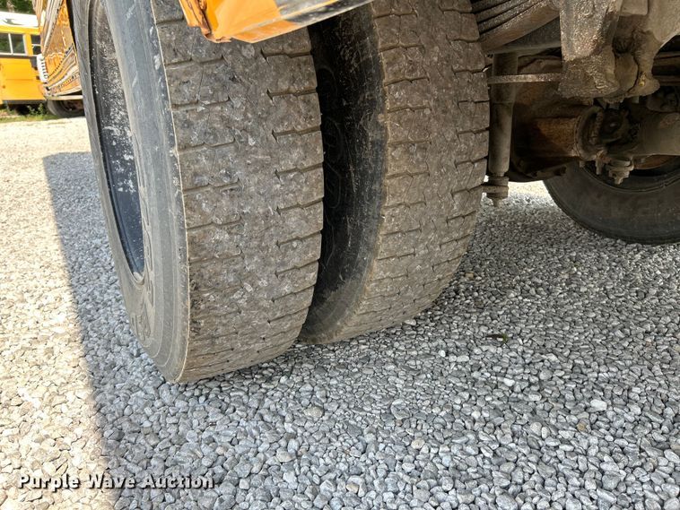 image for item OK9635 2007 Freightliner FS65  school bus