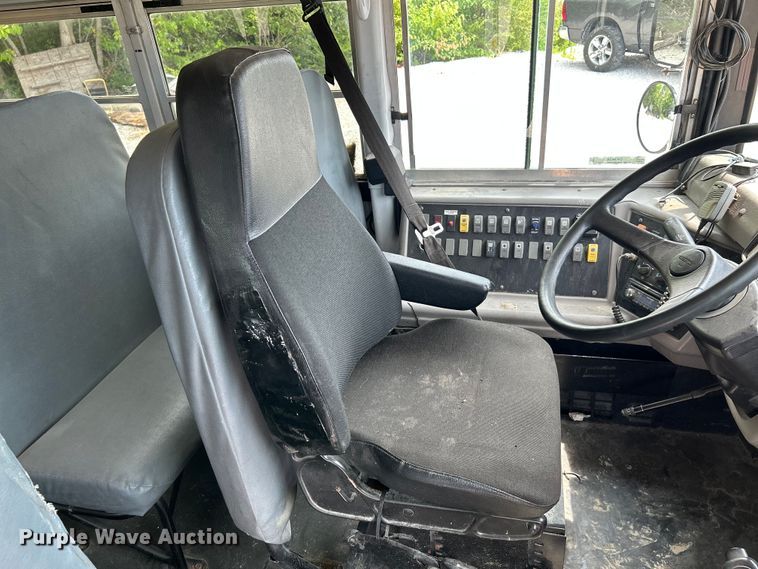 image for item OK9636 2007 Freightliner FS65  school bus