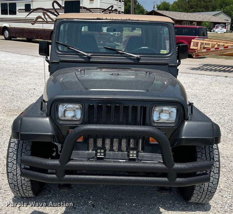 image for item OK9639 1994 Jeep Wrangler  SUV
