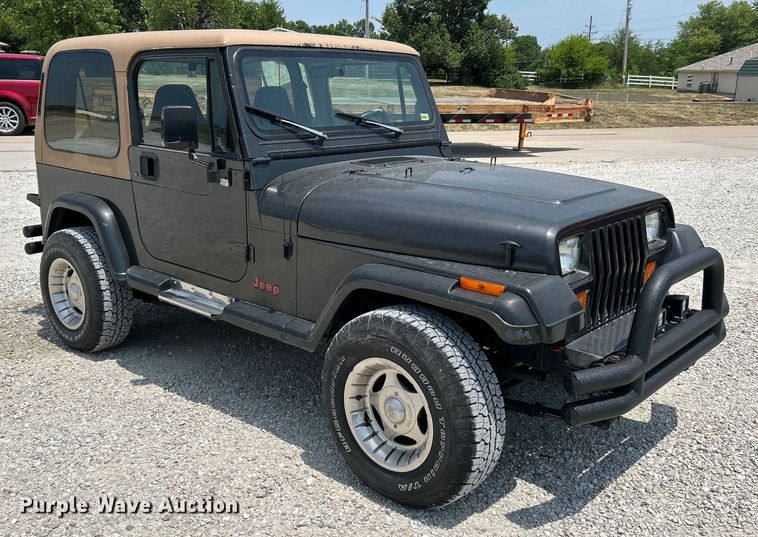 image for item OK9639 1994 Jeep Wrangler  SUV